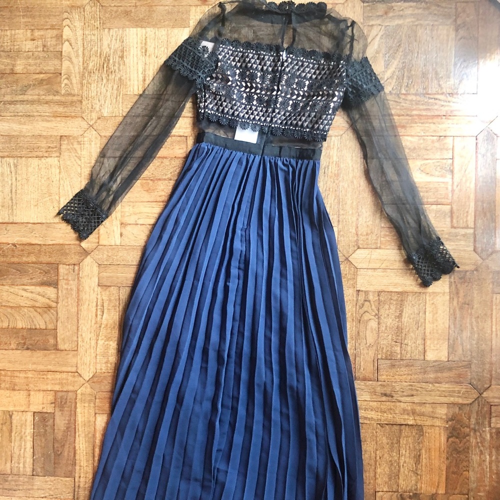 Endless Rose Crochet Lace & Pleated Maxi Dress NWT - Picture 3 of 8
